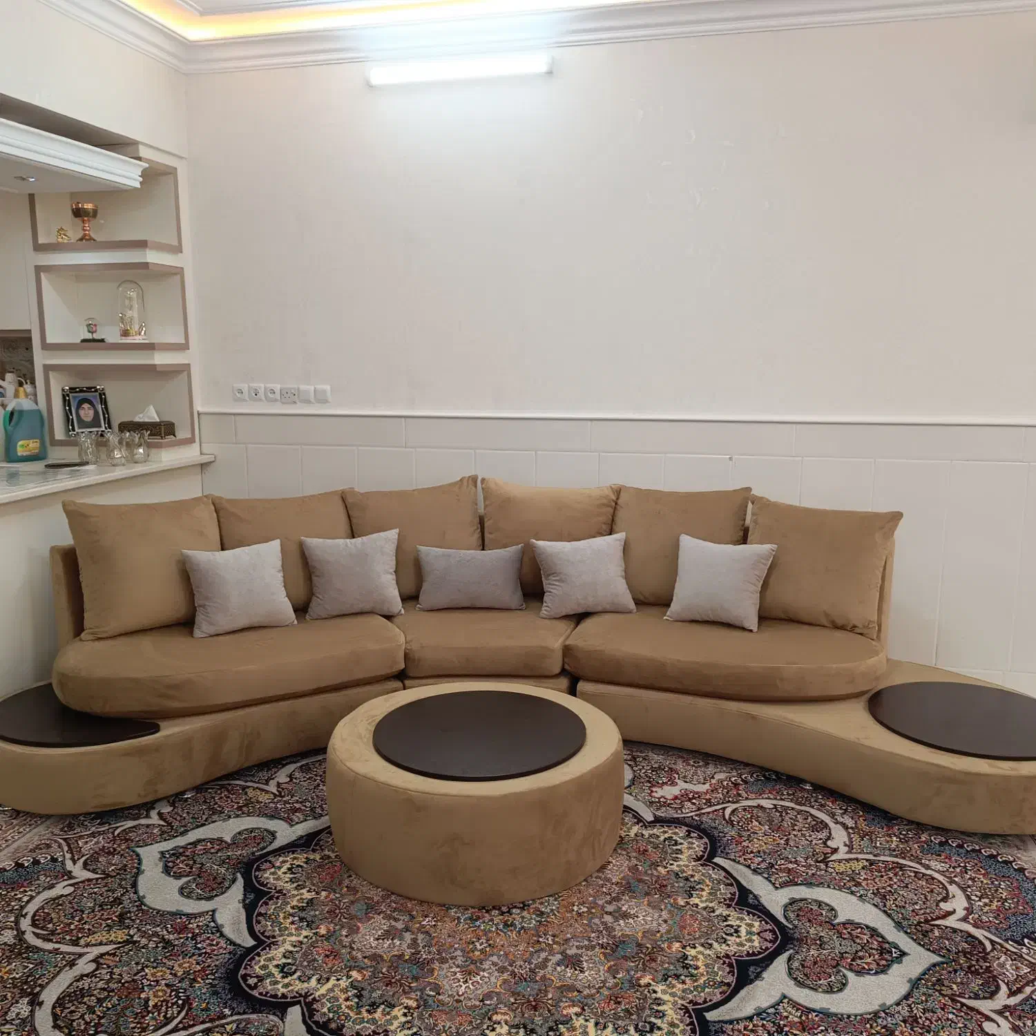 مبل راحتی ۶ نفره نو|مبلمان خانگی و میز عسلی|قم, حکمت شمالی|دیوار