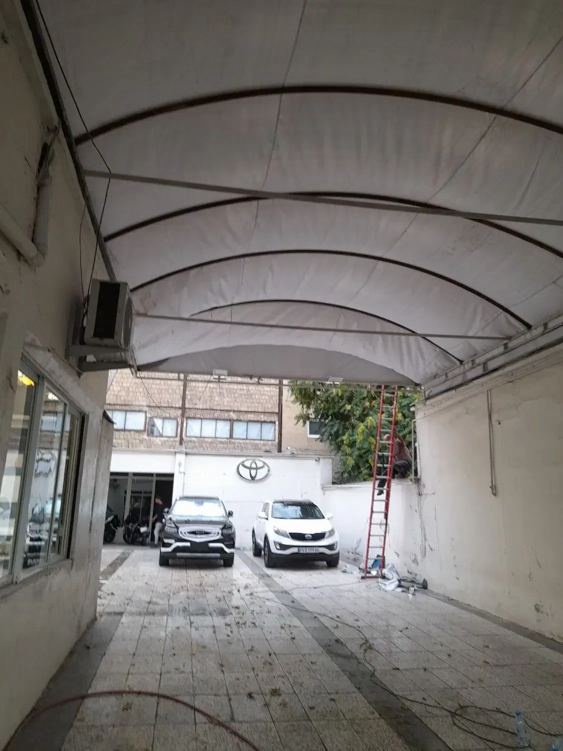 دوخت برزنت کانتینری چادر برزنتی چادرداربست سقف|خدمات پیشه و مهارت|مشهد, طلاب|دیوار