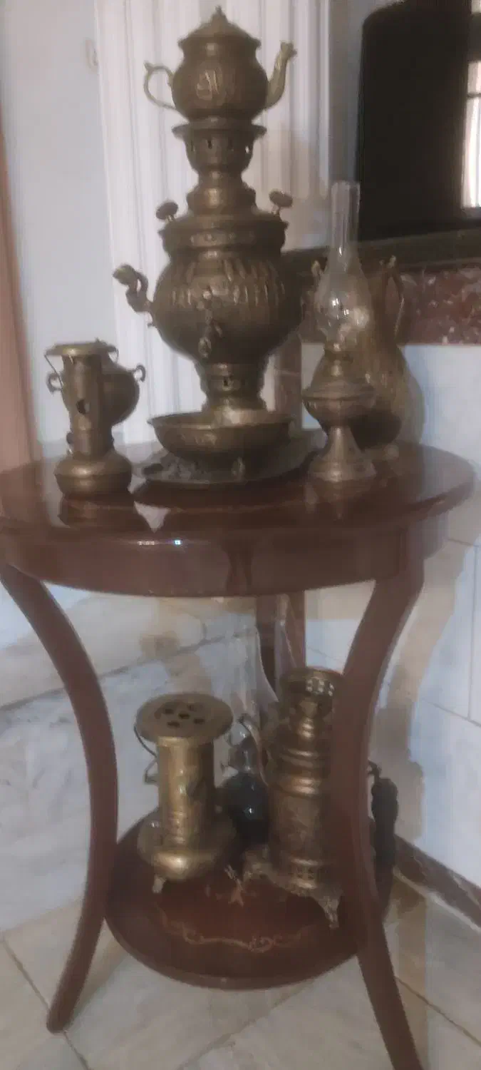 برنز اصلی سنگین  با میز|کلکسیون اشیاء عتیقه|کرمانشاه, |دیوار