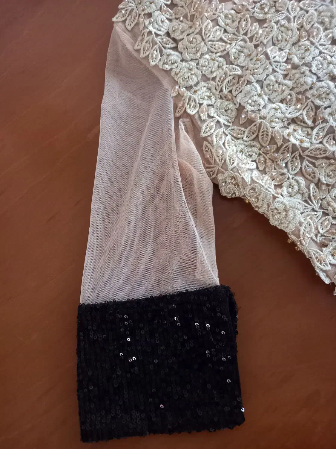 لباس مجلسی|لباس|مرودشت, تامین اجتماعی‎|دیوار