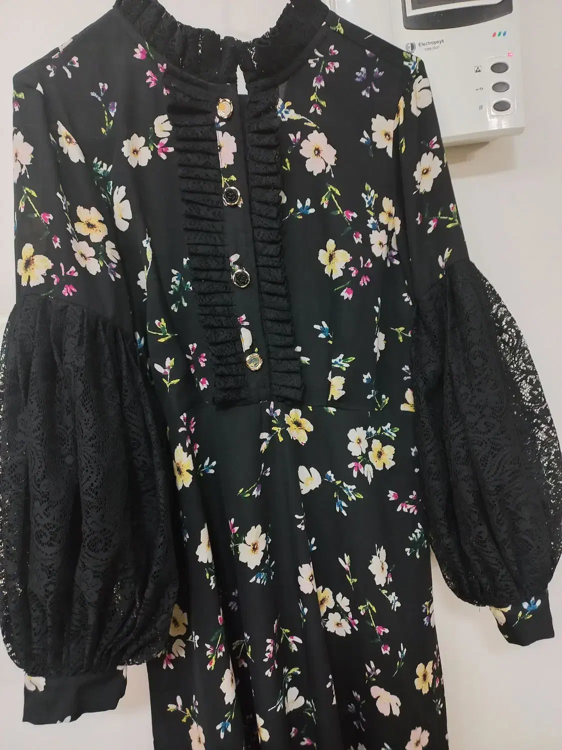 لباس|لباس|شهریار, شهریار|دیوار