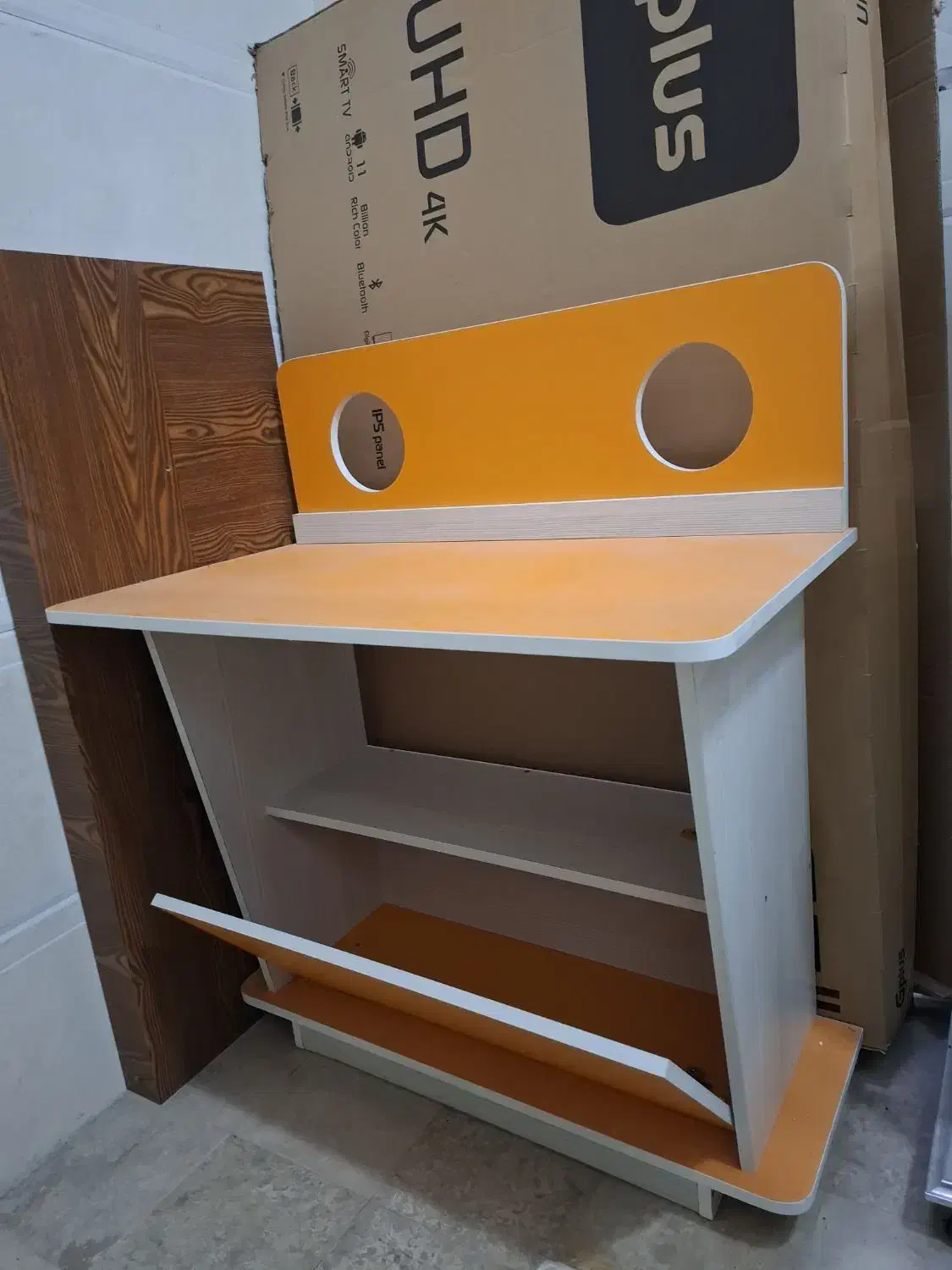 میز تحریر|میز تحریر و کامپیوتر|قم, باغ کرباسی|دیوار