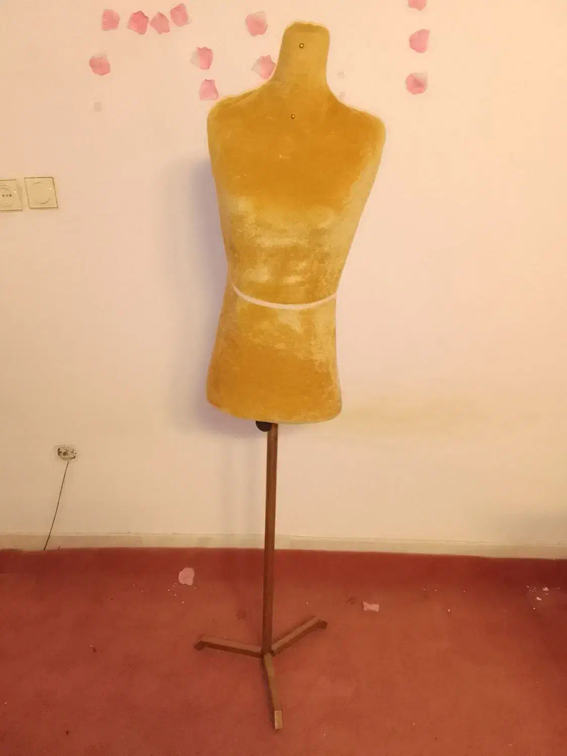 مانکن خیاطی|لوازم خیاطی و بافتنی|قم, باغ کرباسی|دیوار