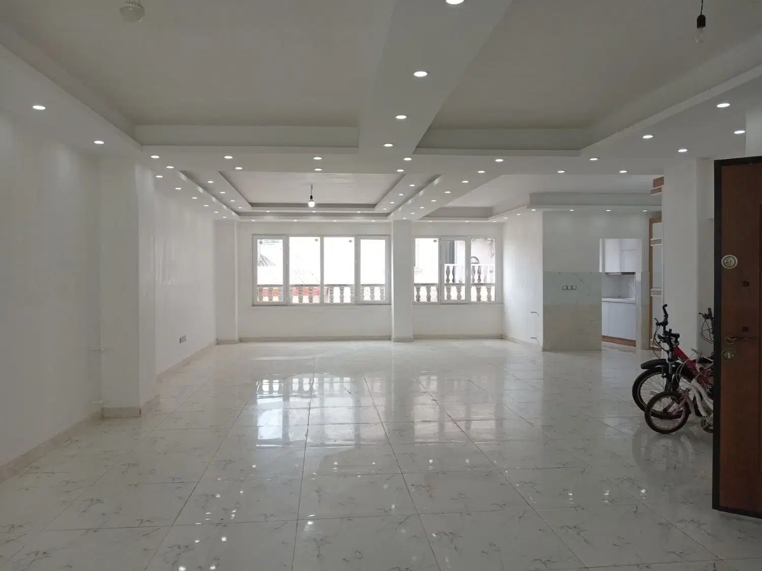 ۱۹۲ متری ۴ خوابه تکواحدی صفر فلکه گاز خیرالله کرمی|فروش آپارتمان|رشت, شهرک قدس|دیوار