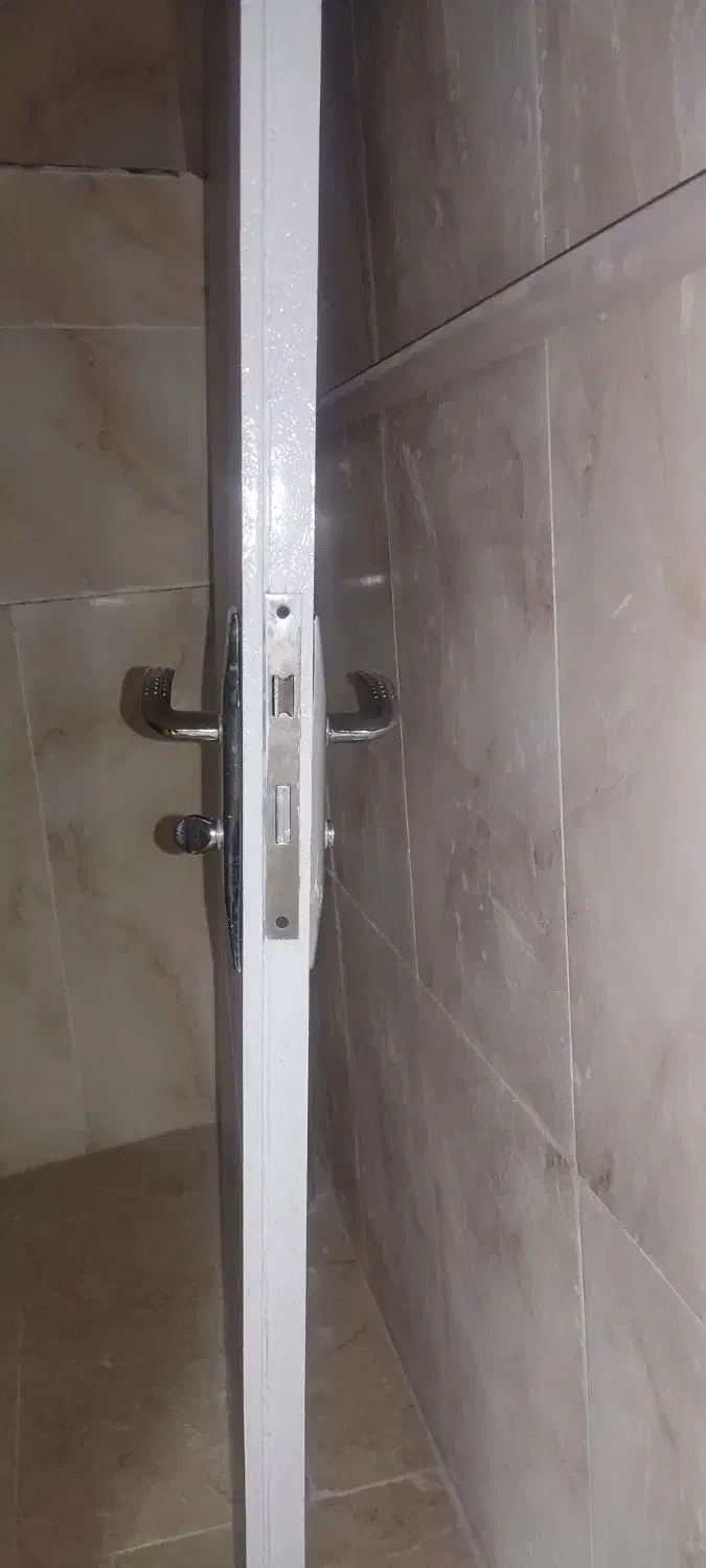 درب چوبی|مصالح و تجهیزات ساختمان|ملایر, |دیوار