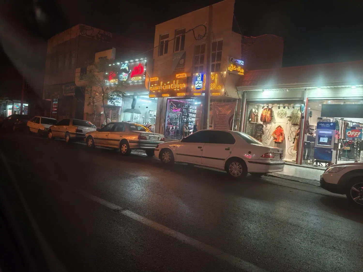 مغازه اجاره ای‌روبه روی مجتمع فرتاک سر مالک اشتر|اجارهٔ مغازه و غرفه|قم, باغ شریفی|دیوار