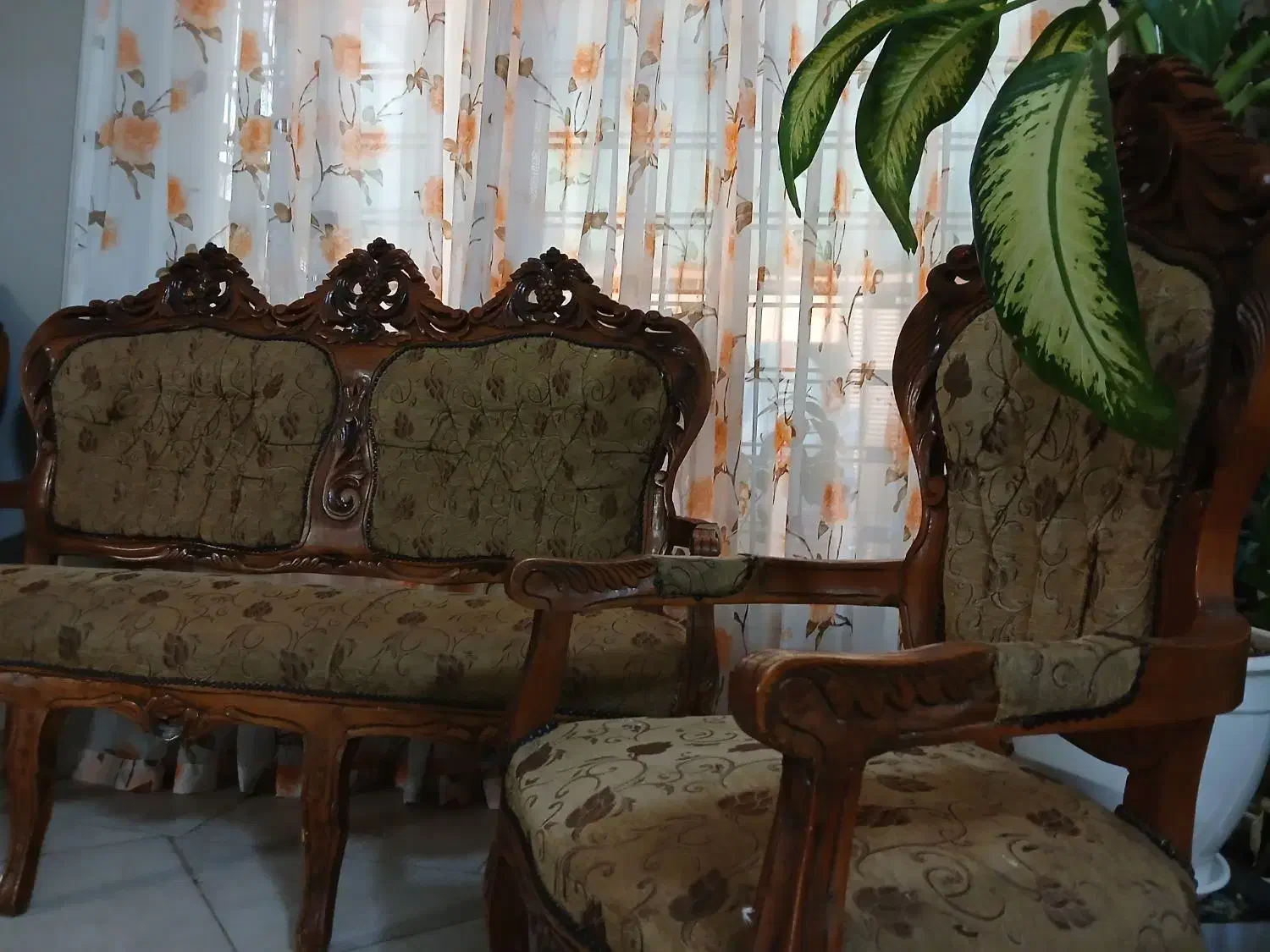 مبل سلطنتی|مبلمان خانگی و میز عسلی|شیراز, گویم|دیوار