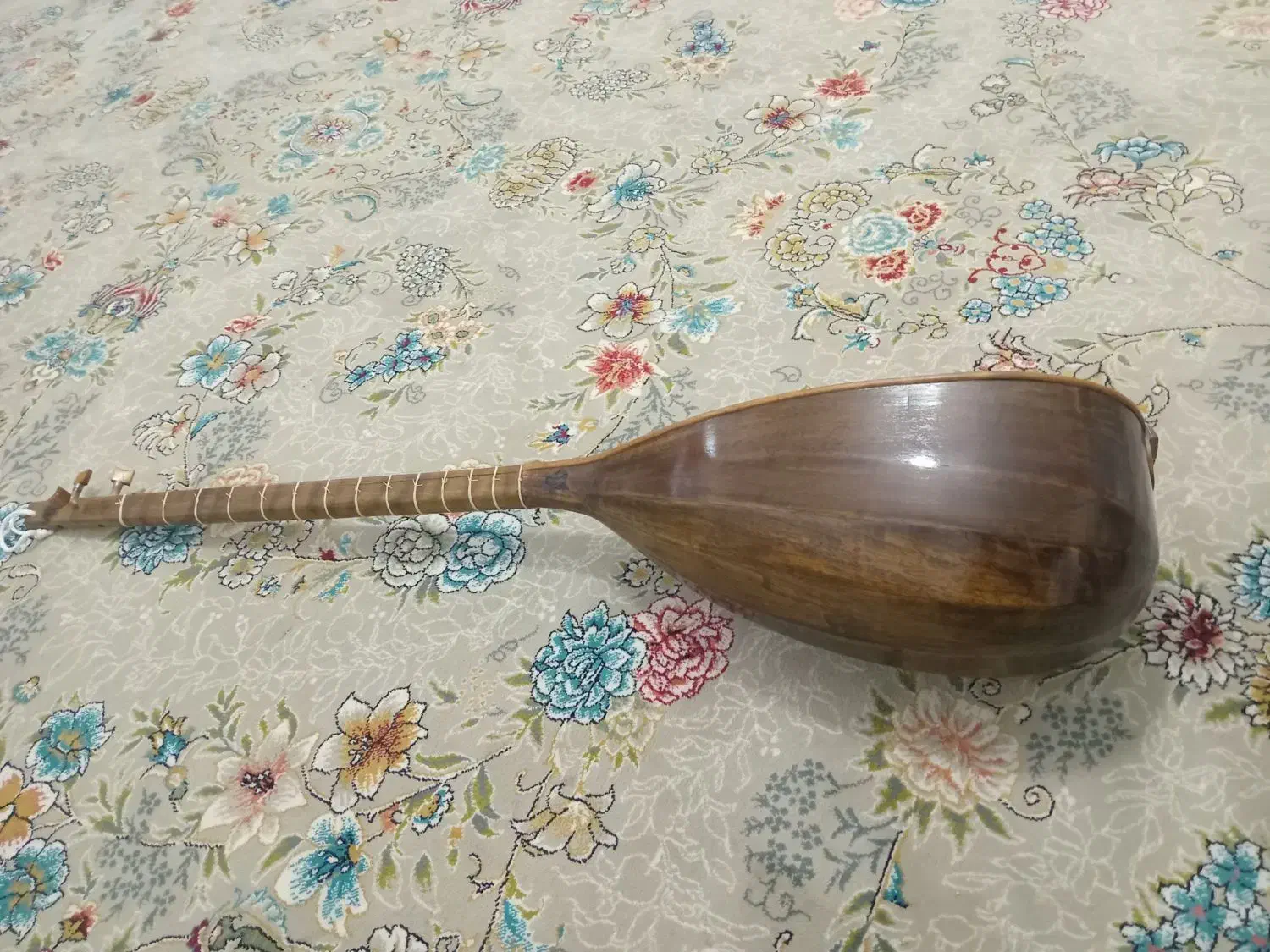 تنبور|سازهای سنتی|تبریز, |دیوار