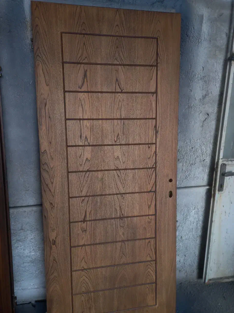 رنگ امیزی درب چوبی|خدمات پیشه و مهارت|حمیدیا, |دیوار