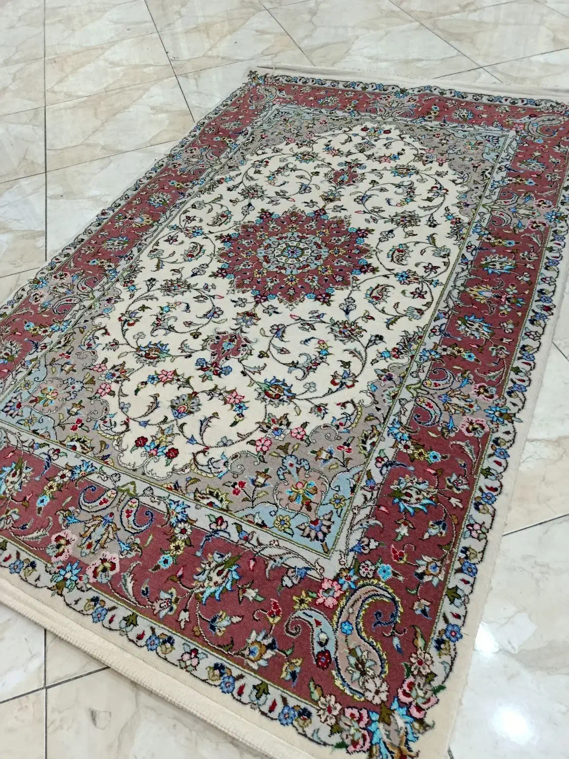 قالیچه دست بافت کاشان|فرش|اسلام‌شهر, مطهری|دیوار