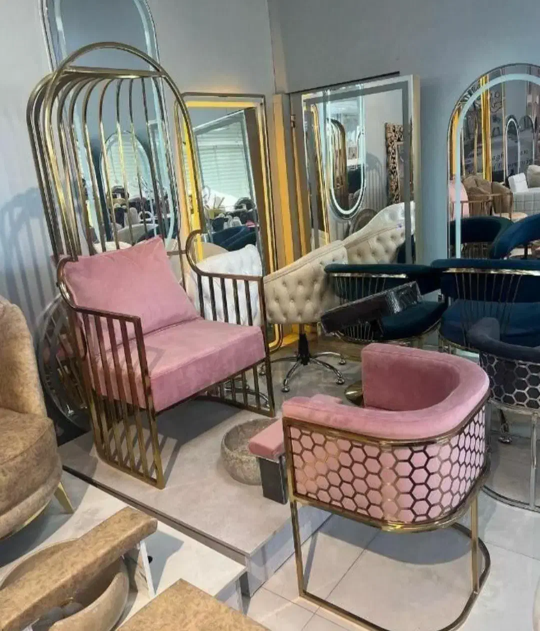 شلف ایستاده//میز ناخن/ترولی/ست پدیکور|آرایشگاه و سالنهای زیبایی|سنندج, |دیوار