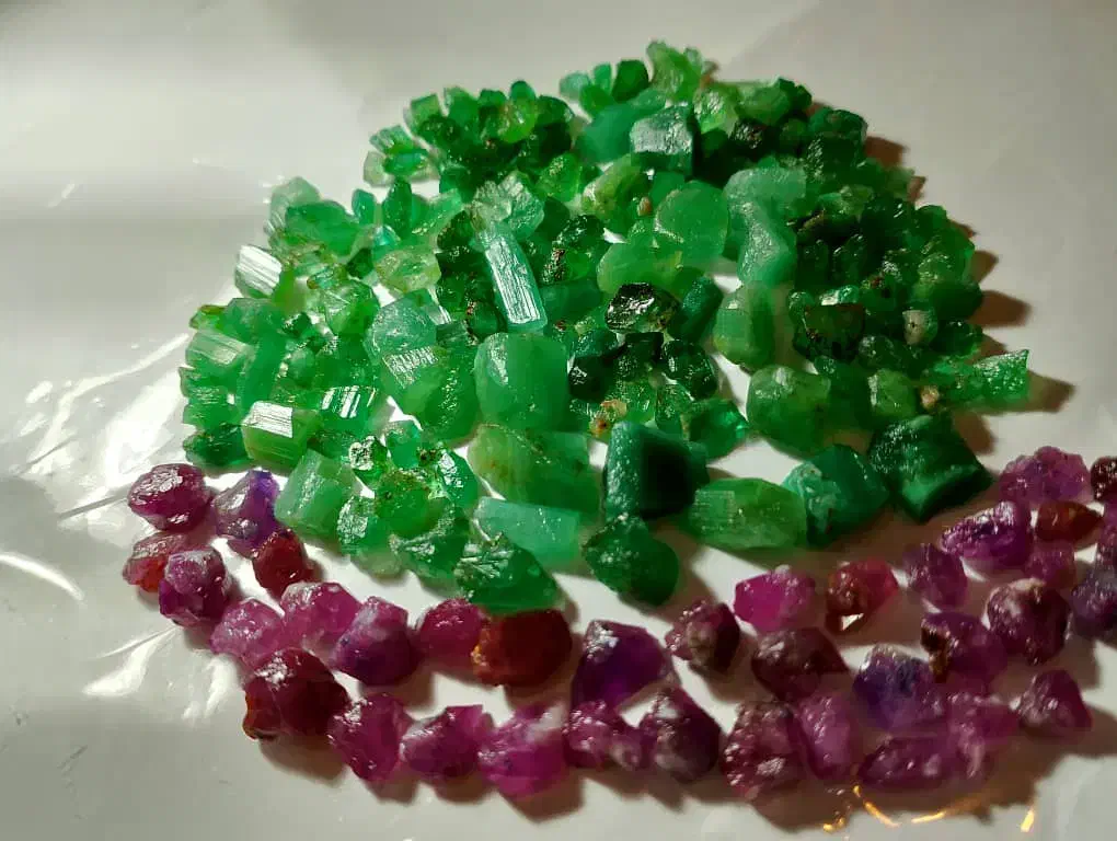 الماس سبز زمرد پنجشیر|جواهرات|مشهد, هفت تیر (آب و برق)|دیوار