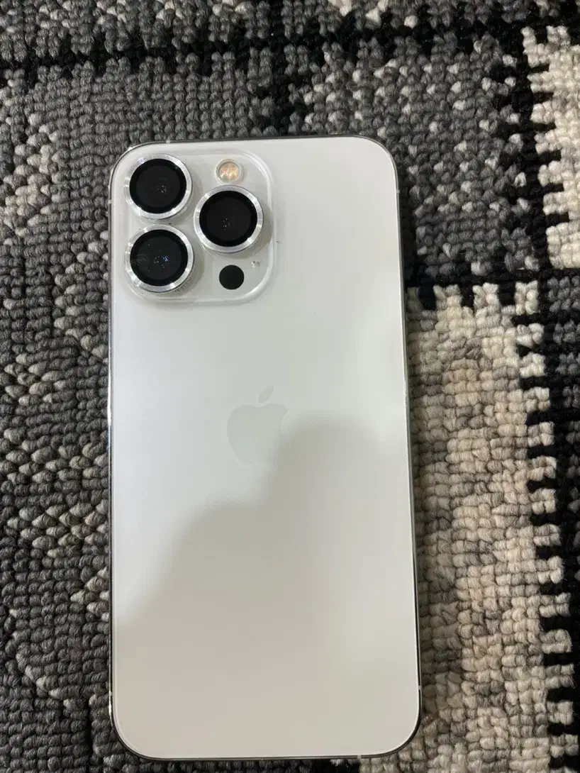 Iphone 13 pro|موبایل|اصفهان, باغ دریاچه|دیوار