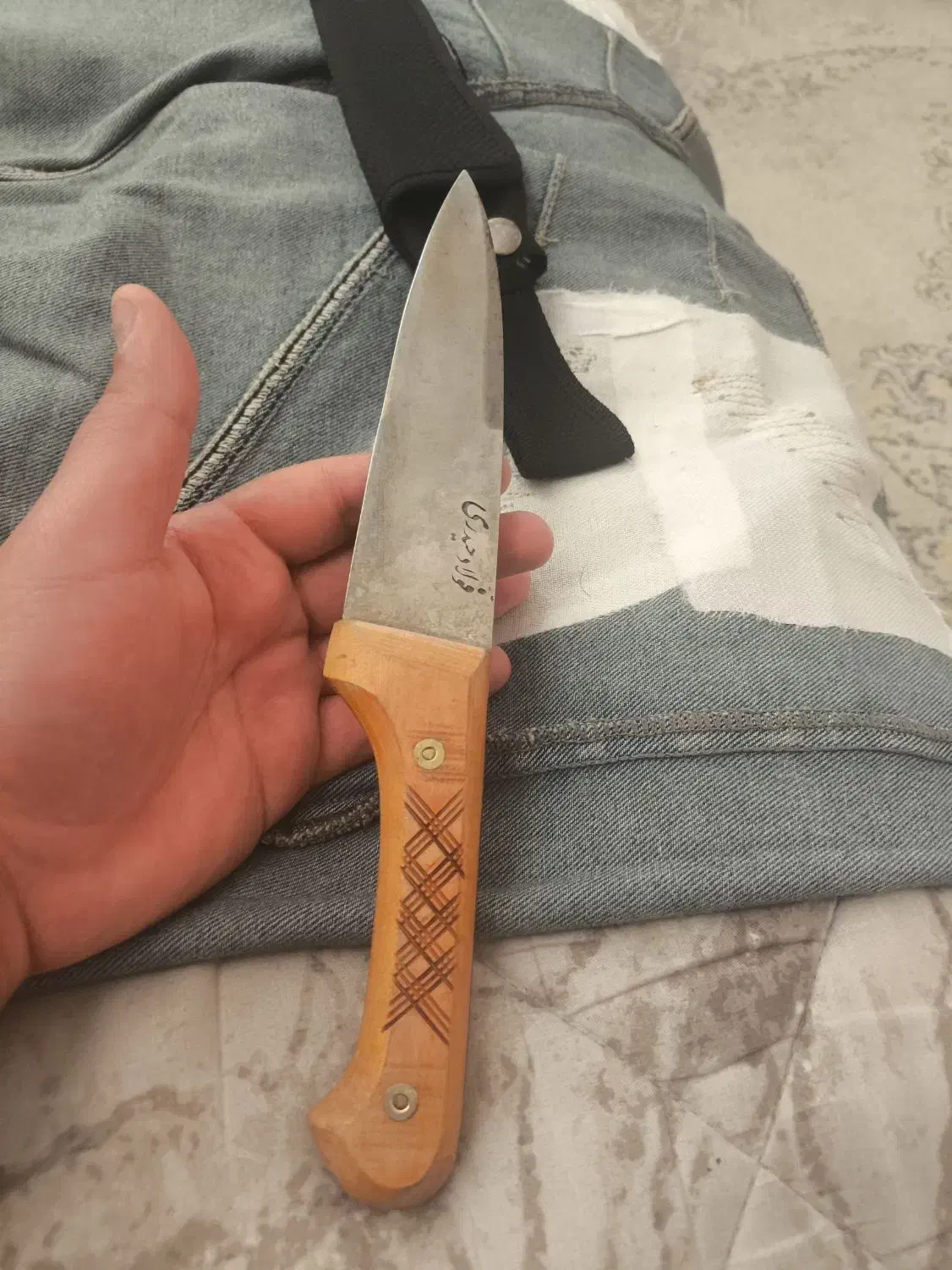 چاقو|کوهنوردی و کمپینگ|شیراز, کوشک میدان|دیوار