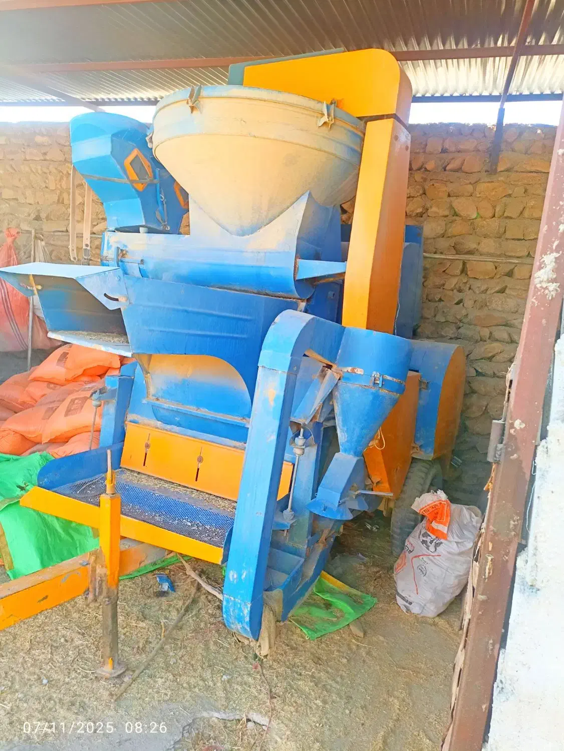 دستگاه خرمن کوب صادقی کیسه زن در حد|ماشین‌آلات صنعتی|آشخانه, |دیوار