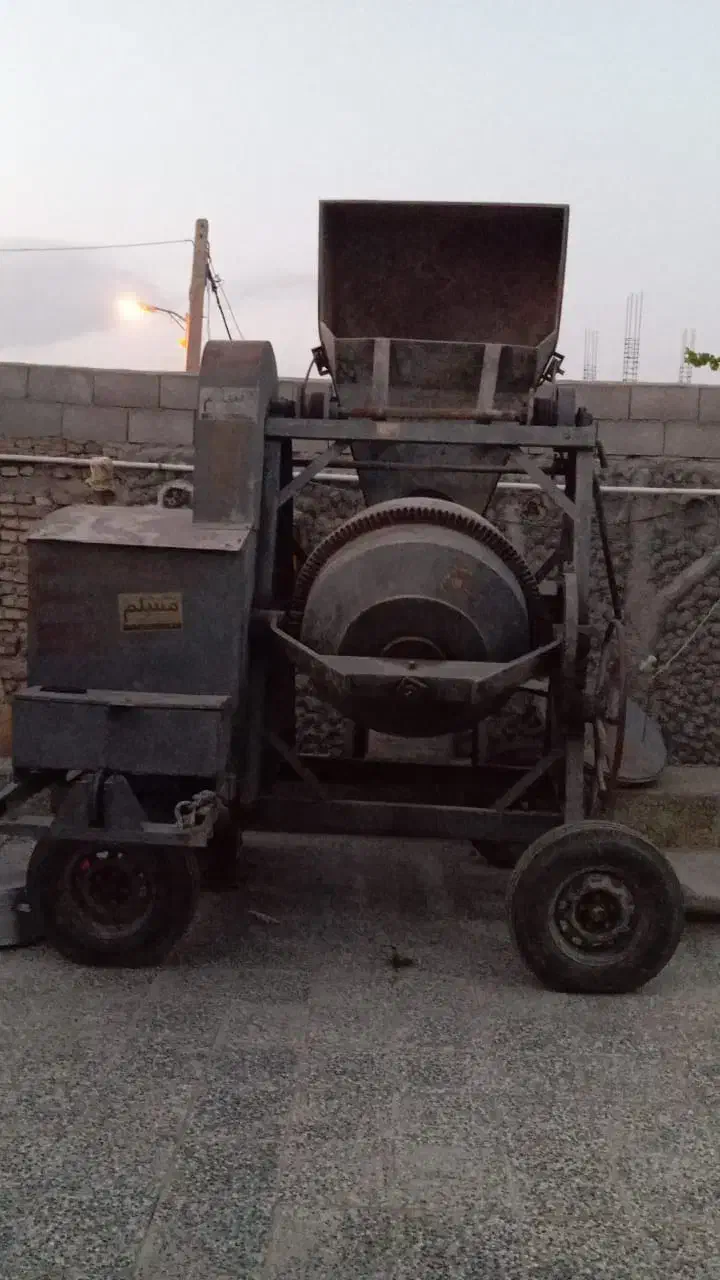 بتن ریزی با خلاطه . امینی|خدمات پیشه و مهارت|نوشهر, |دیوار