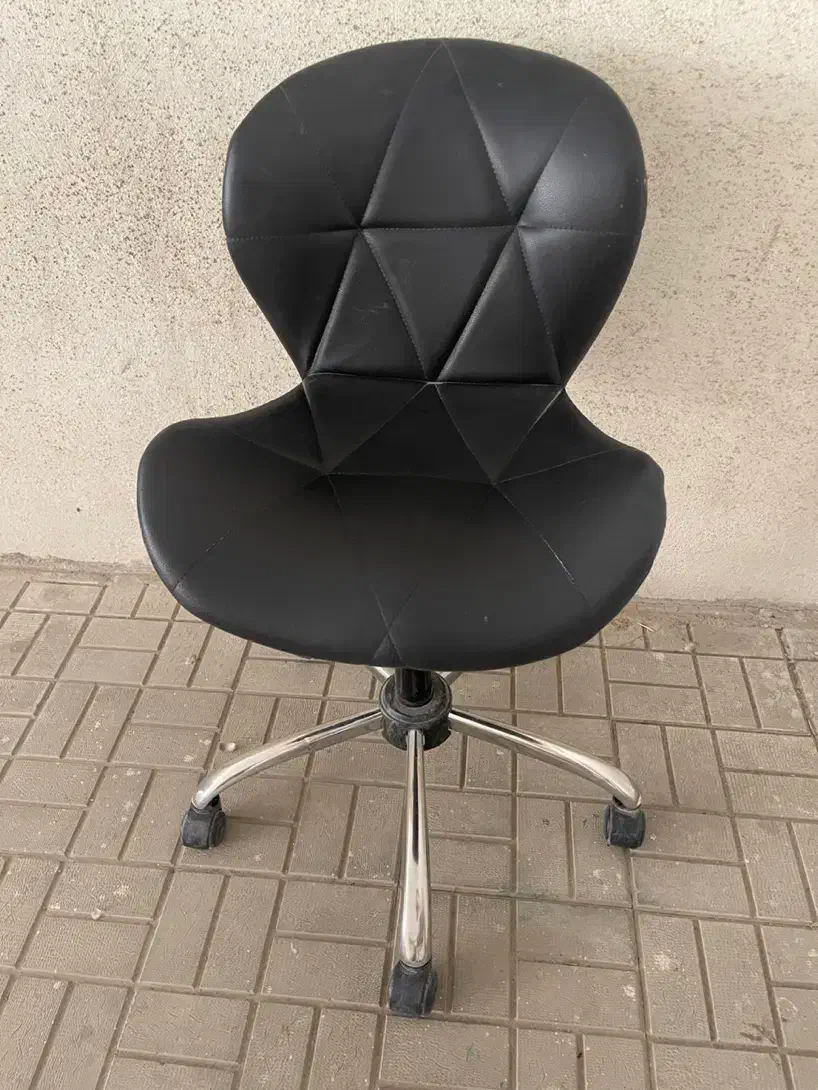 استند لاک.صندلی.دستگاه یووی|آرایشگاه و سالن‌های زیبایی|کرمانشاه, |دیوار