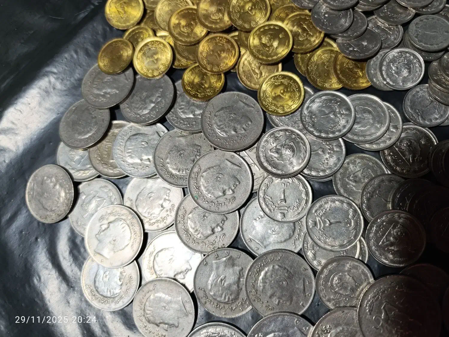 ۲۰۰تا سکه کلکسیونی شاهی|کلکسیون سکه، تمبر، اسکناس|بم, |دیوار