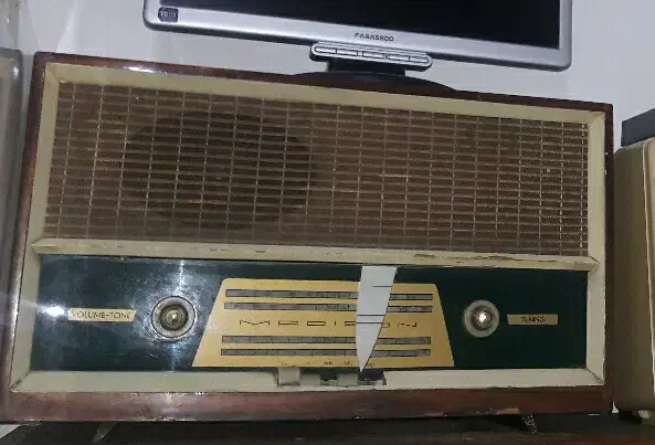 رادیو قدیمی و کلکسیونی|کلکسیون اشیاء عتیقه|پاکدشت, پاکدشت (مامازند)|دیوار