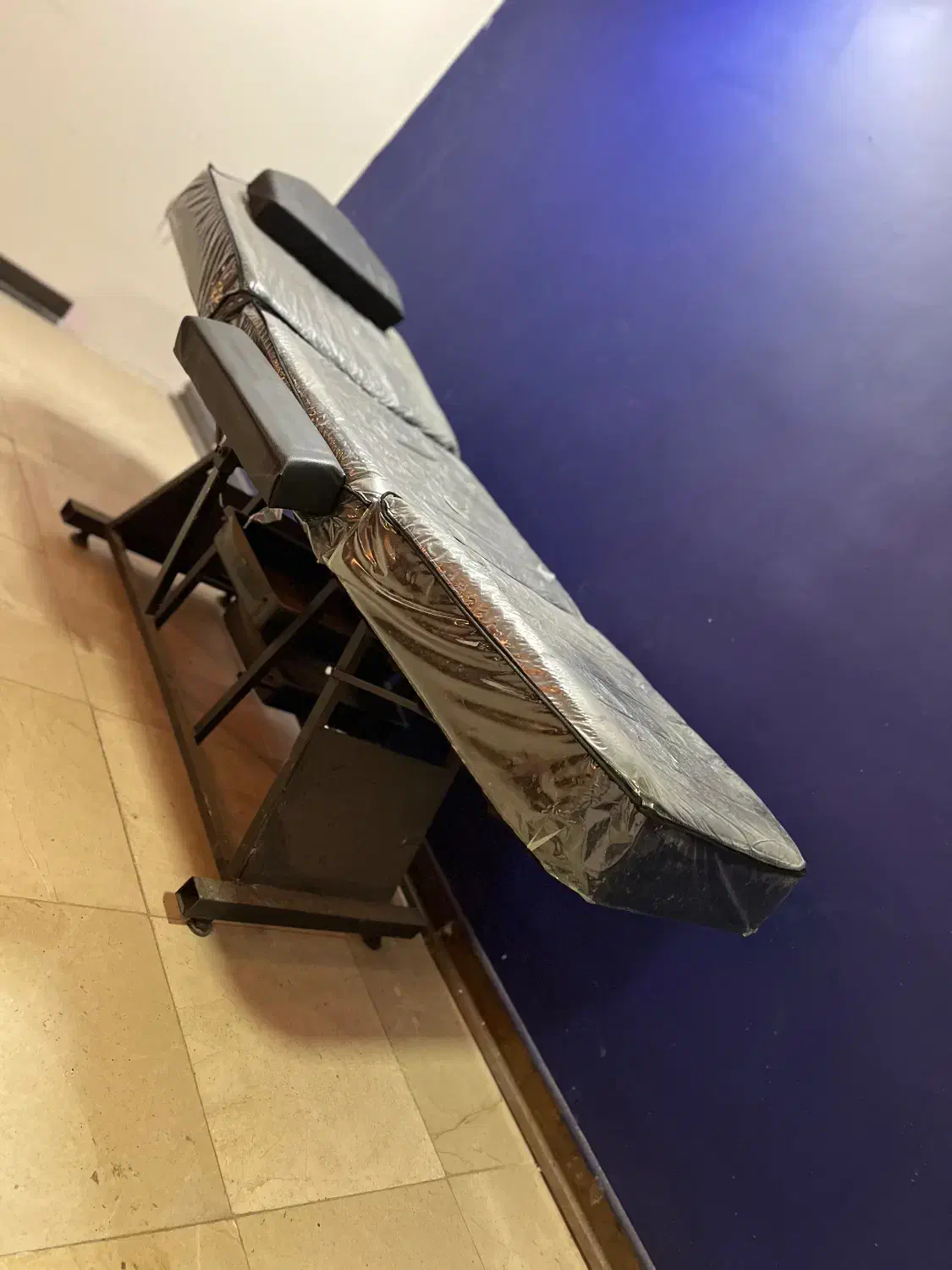 تخت سه‌تکه خدمات زیبایی ماساژ تمیز و قابل تنظیم|آرایشگاه و سالن‌های زیبایی|سیرجان, |دیوار