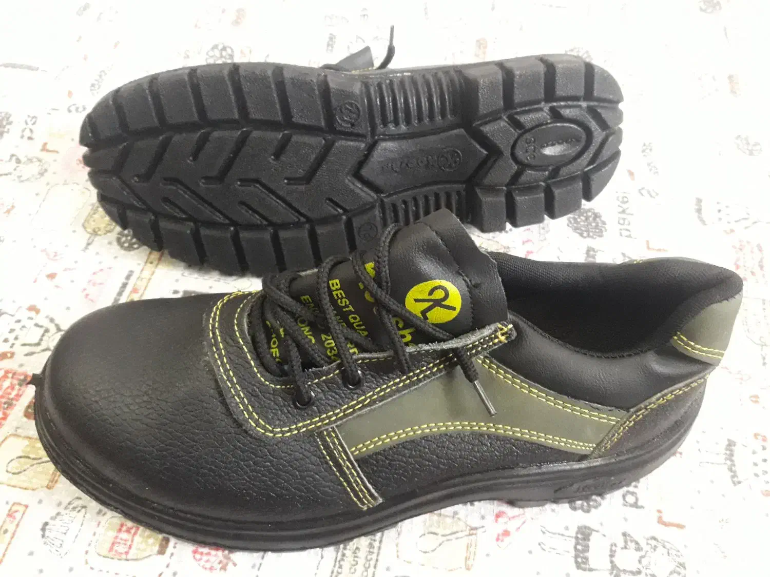 کفش کار (ایمنی )|کیف، کفش، کمربند|سمنان, |دیوار