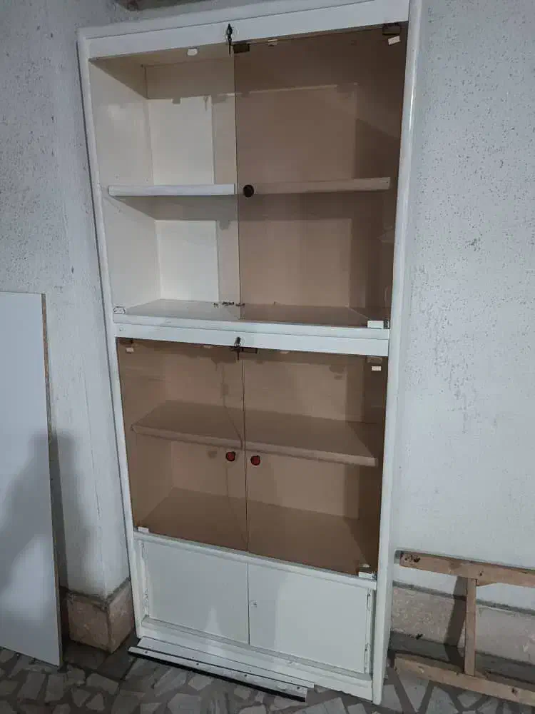 کتابخانه|کتابخانه، شلف، قفسههای دیواری|رشت, چله خانه|دیوار