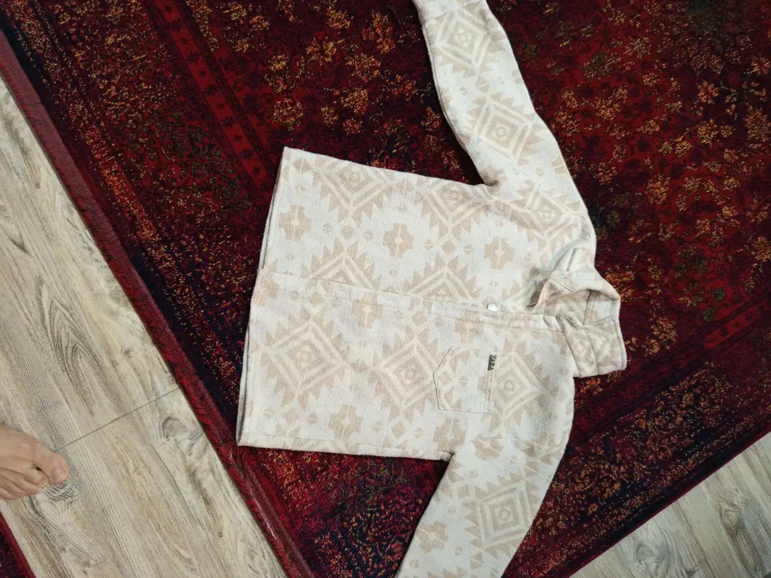 لباس|لباس|دورود, |دیوار