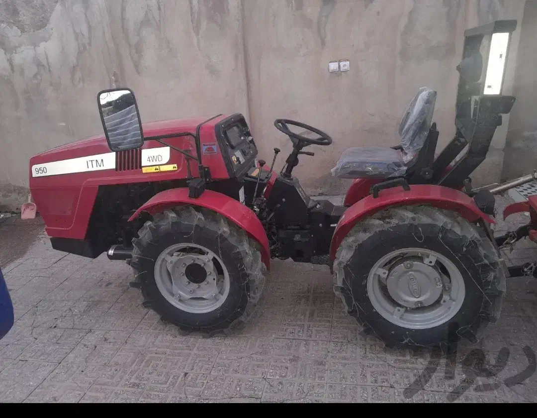 شخم زدن گلخانه باتراکتورکمرشکن|خدمات باغبانی و درختکاری|بهار, |دیوار