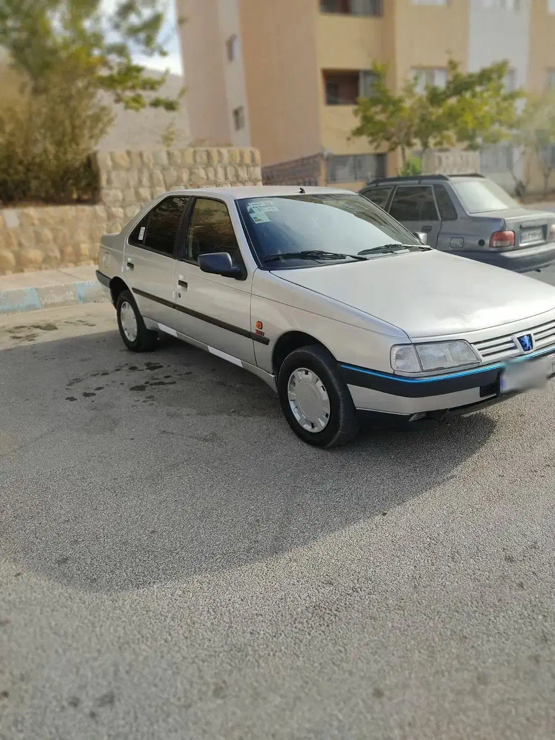 پژو 405 نقره ای ساختنی|خودرو سواری و وانت|شیراز, شهرک گلستان|دیوار