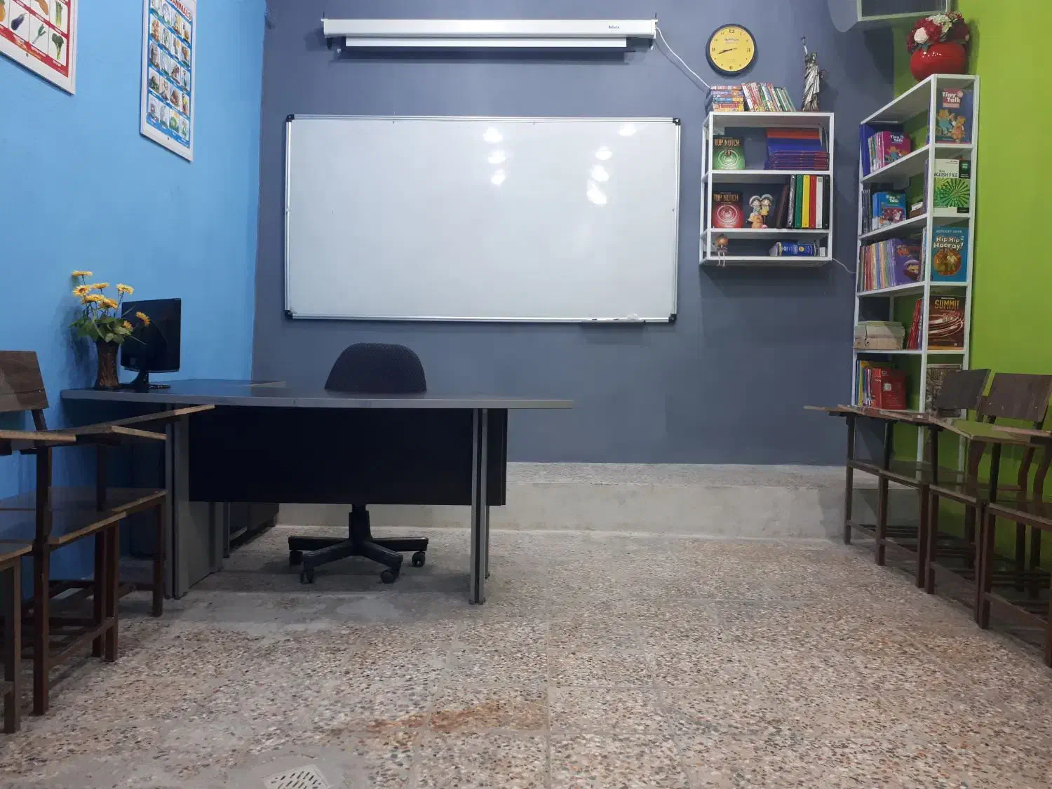 اجاره کلاس درسی دریک آموزشگاه واقع در مرکز شهر|اجارهٔ کوتاه‌مدت دفتر کار و فضای آموزشی|نورآباد ممسنی, |دیوار