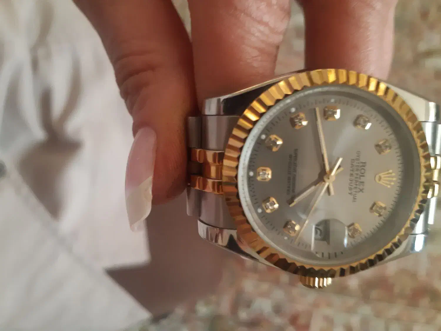 ساعت مچی|ساعت|پردیس, فاز ۸|دیوار