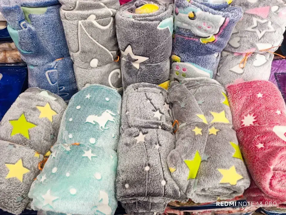 پتو مسافرتی و خانگی|رختخواب، بالش، پتو|بندر کنگان, |دیوار