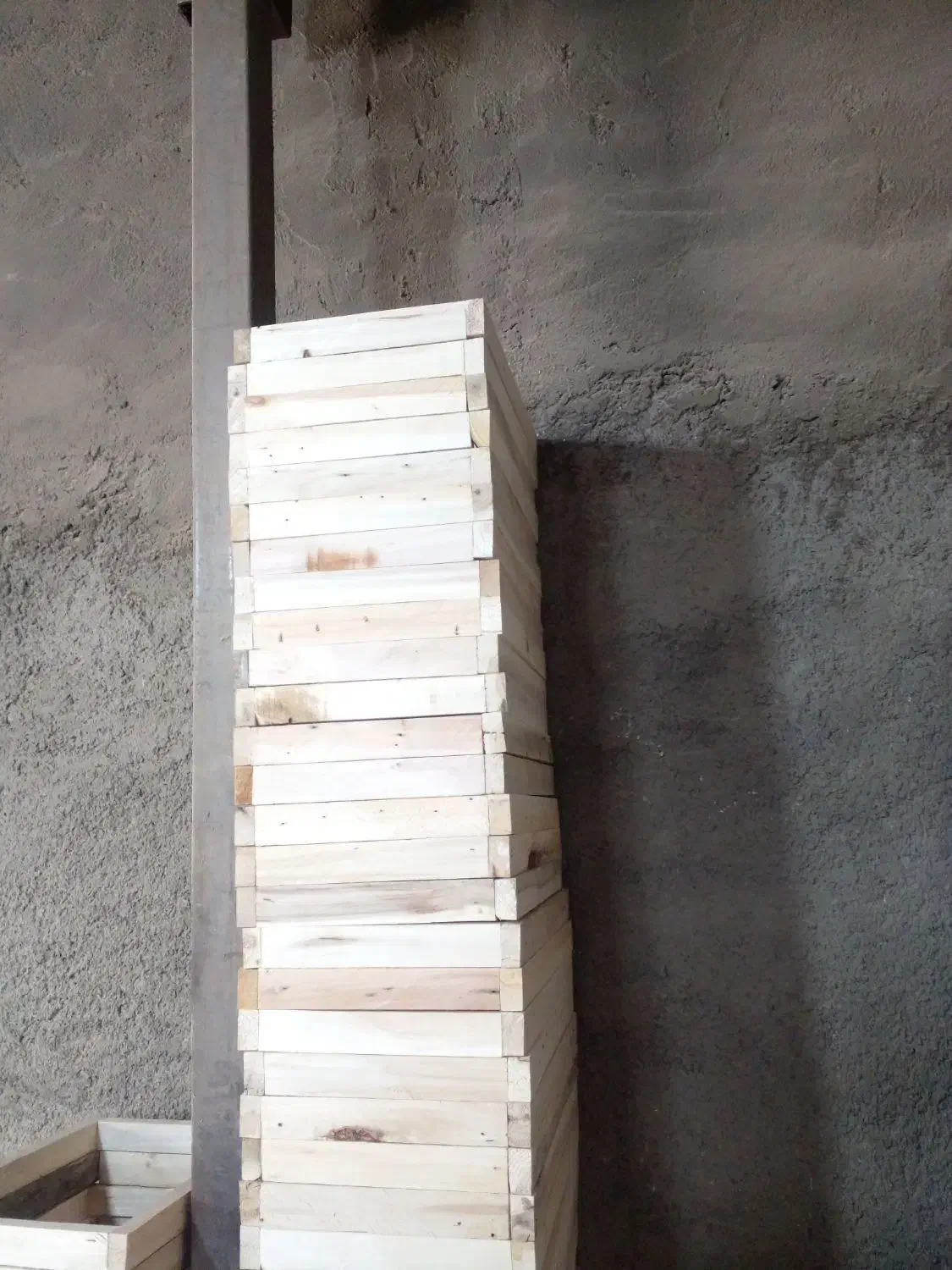 کلاف چوبی و یاقاب چوبی دور کانال کولر|خدمات پیشه و مهارت|پاکدشت, پاکدشت (مامازند)|دیوار