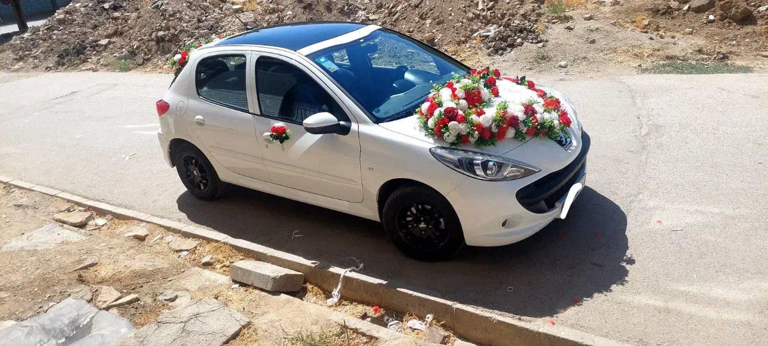 بادکنک آرایی.گل ارایی.اجاره ی دکور.ماشین عروس و.|خدمات پذیرایی، مراسم|همدان, |دیوار