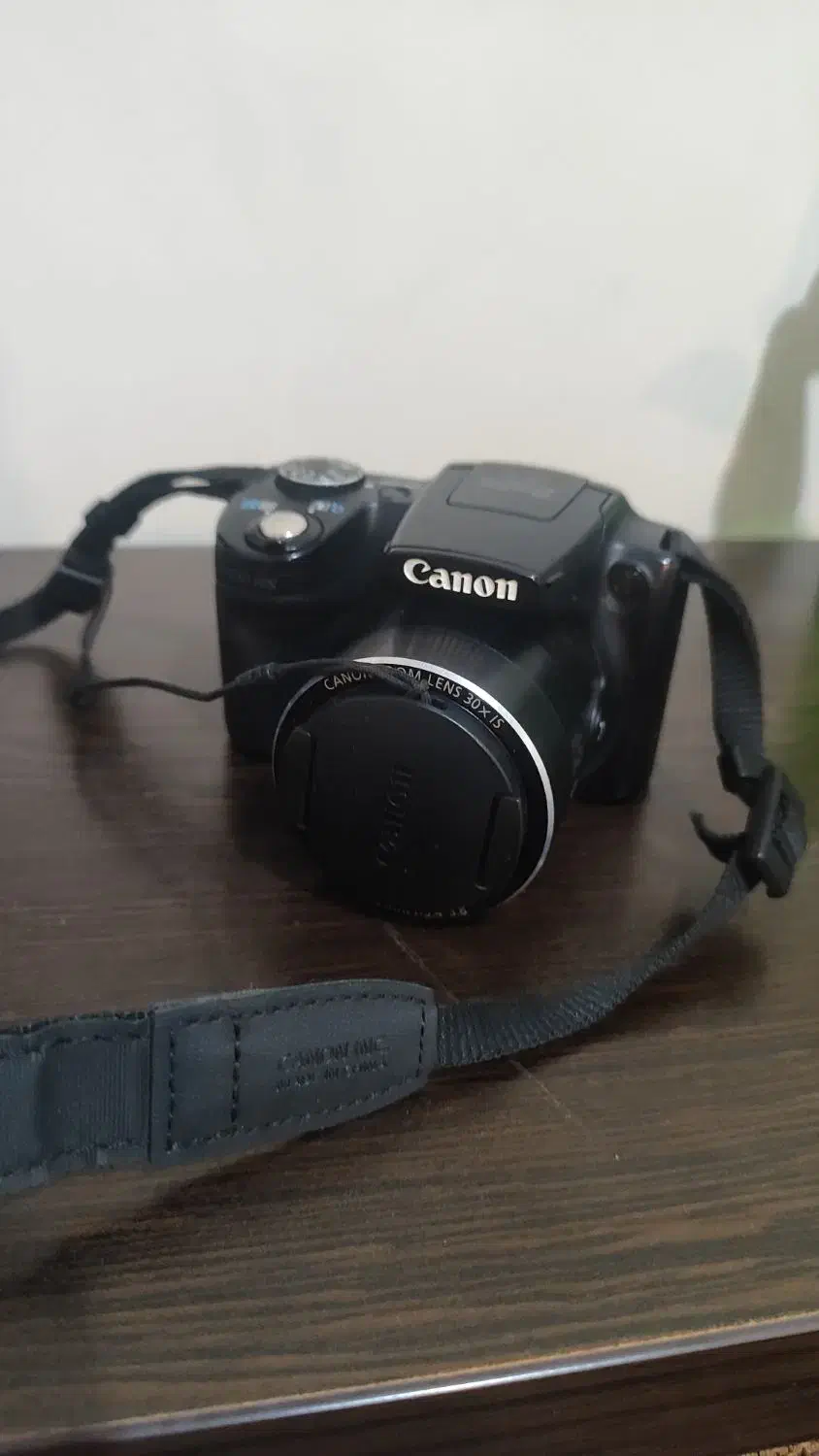 دوربین نیمه حرفهای|دوربین عکاسی و فیلمبرداری|هشتگرد, هشتگرد قدیم|دیوار