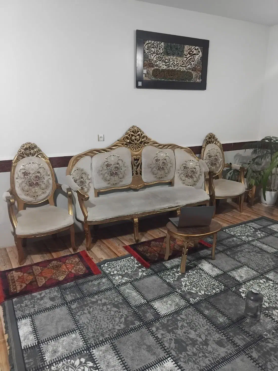 مبل منبت ۹‌نفره باعسلی|مبلمان خانگی و میز عسلی|ملایر, |دیوار