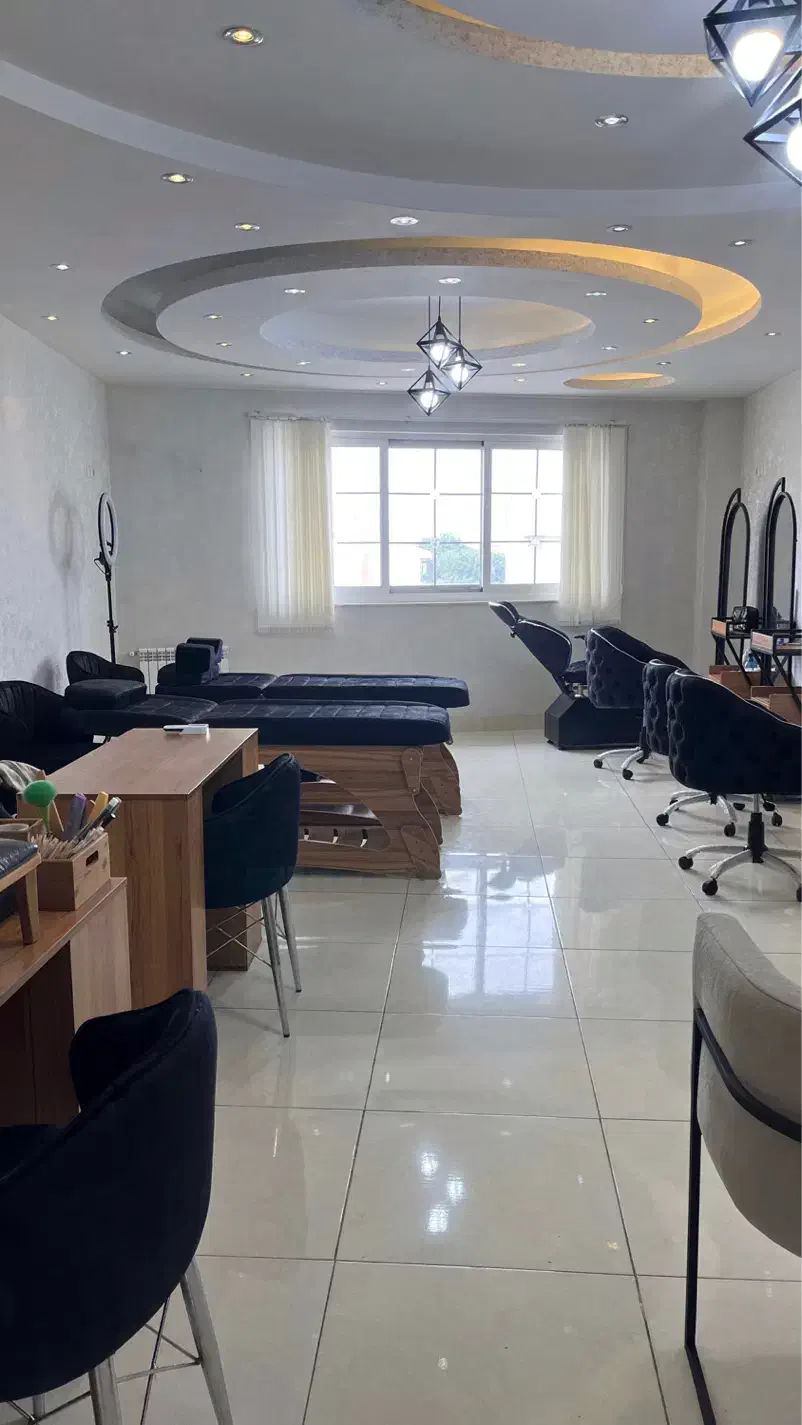 اجاره میز ناخن|اجارهٔ دفتر کار، اتاق اداری، مطب|رشت, چمارسرا|دیوار