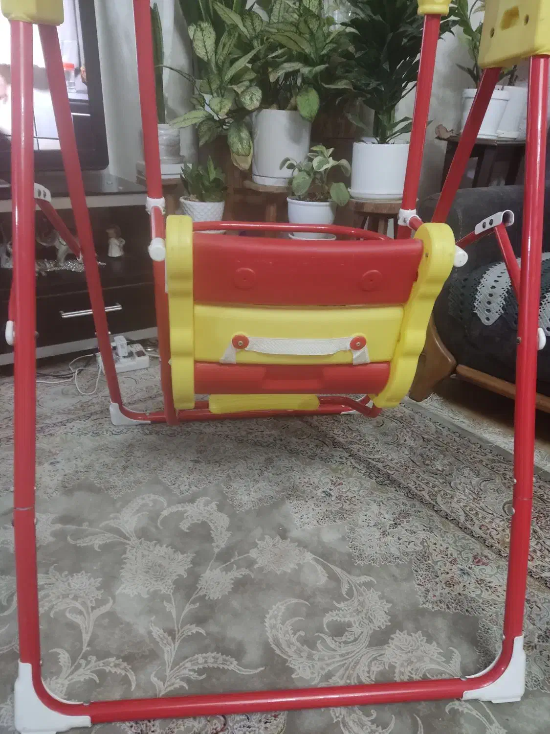 تاب بچه|اسباب‌بازی بچه|شهریار, کهنز|دیوار