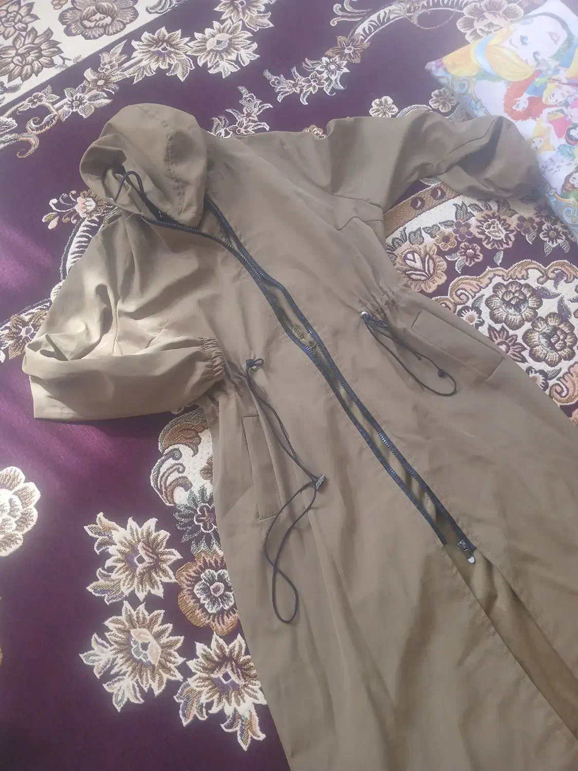 بارونی بلند|لباس|تفرش, |دیوار