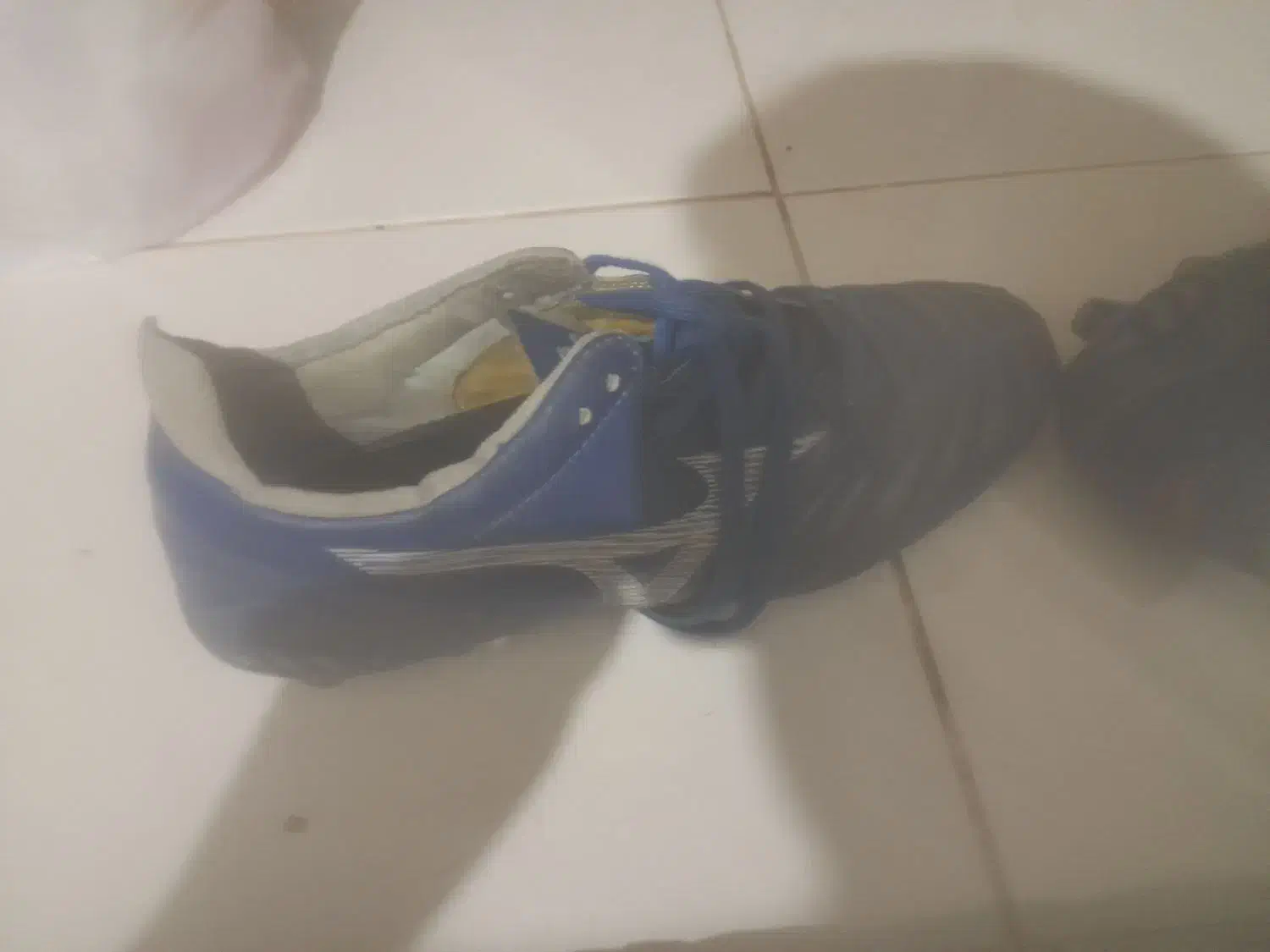 کفش فوتبالی استوک|کیف، کفش، کمربند|پرند, فاز ۵|دیوار