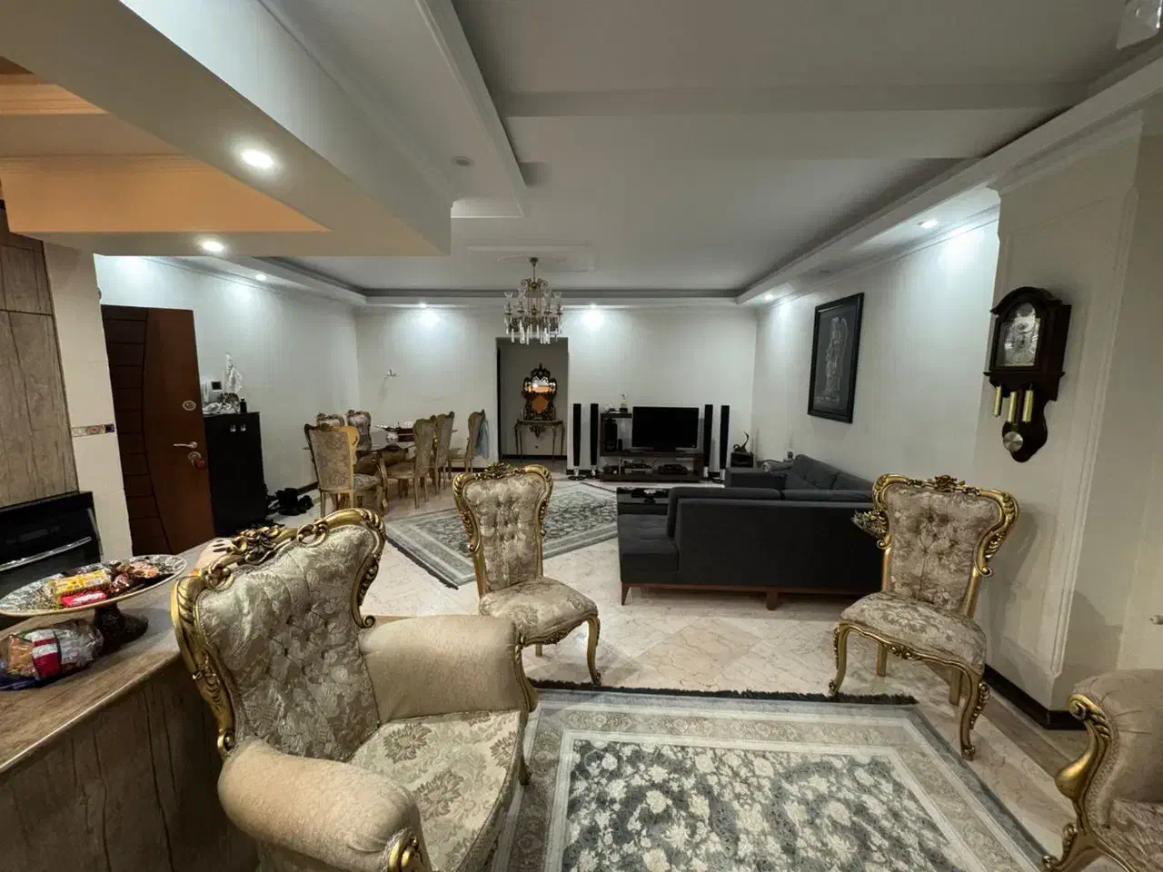 ۱۳۰متر ۳خواب فول امکانات بسیار شیک ۴سال ساخت