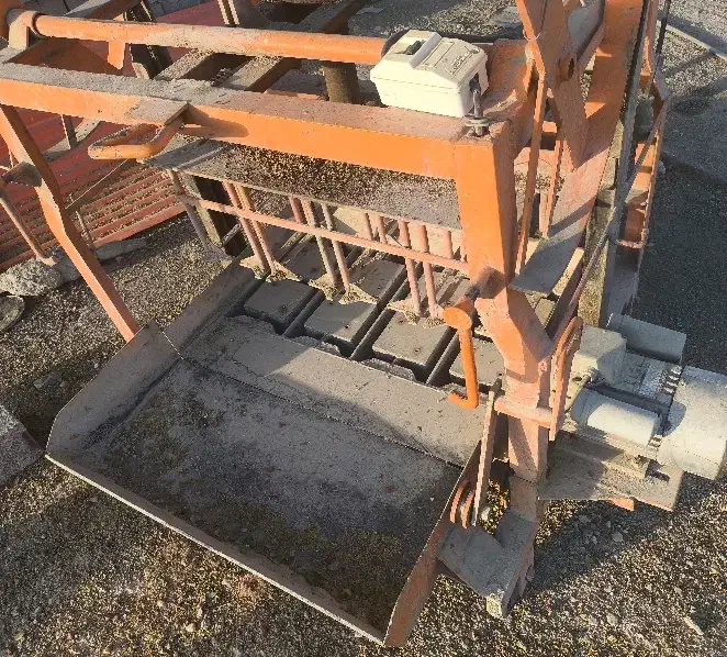 دستگاه بلوک زنی چهارتایی درحد نو|ماشینآلات صنعتی|اندیکا, |دیوار