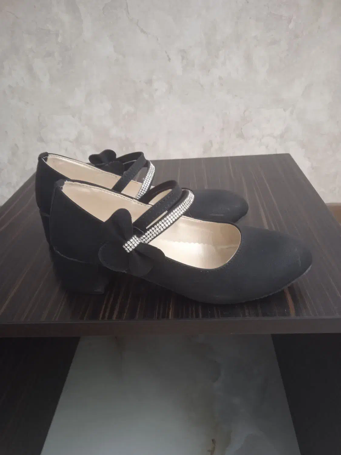 کفش دخترانه|کفش و لباس بچه|شیراز, لاله|دیوار