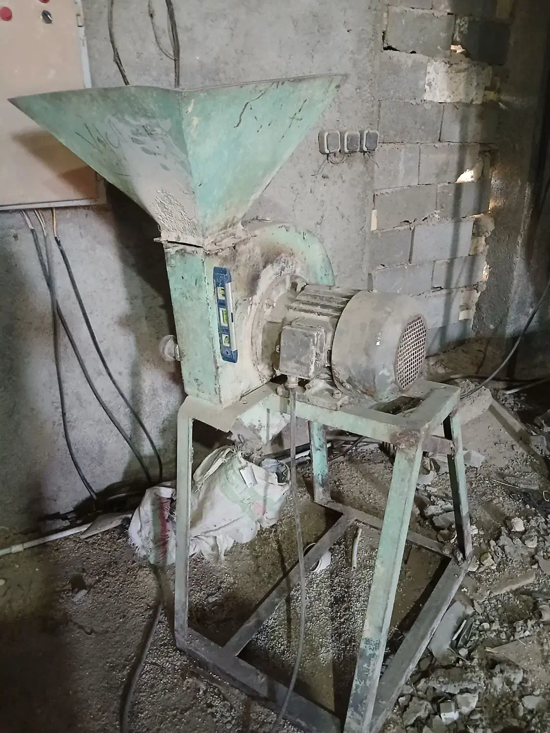 آسیاب ومیکسر ۲تنی|ماشین‌آلات صنعتی|مشهد, رضاییه|دیوار