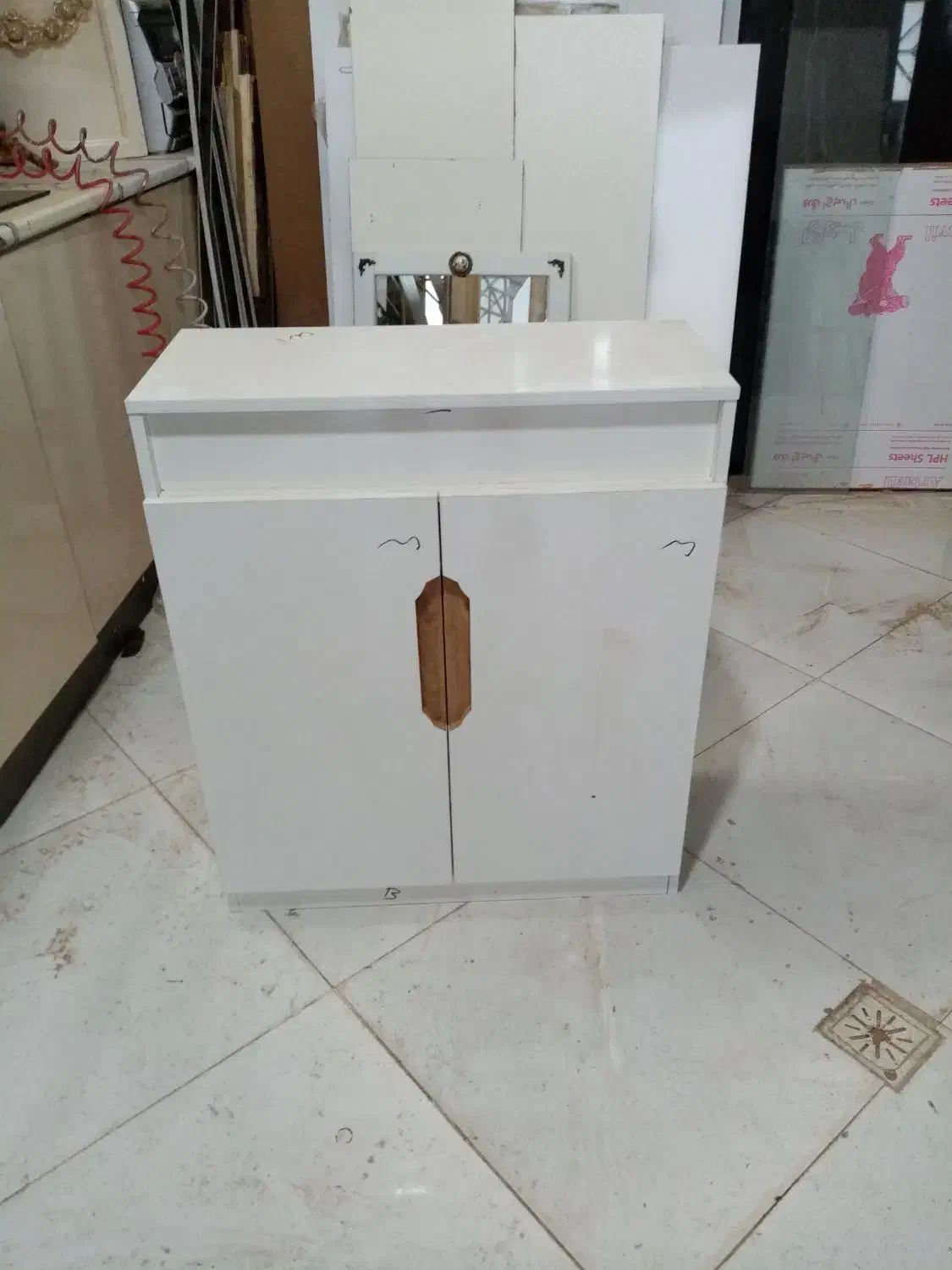 جاکفشی|جاکفشی، کمد، دراور|نیشابور, گنبد سبز|دیوار