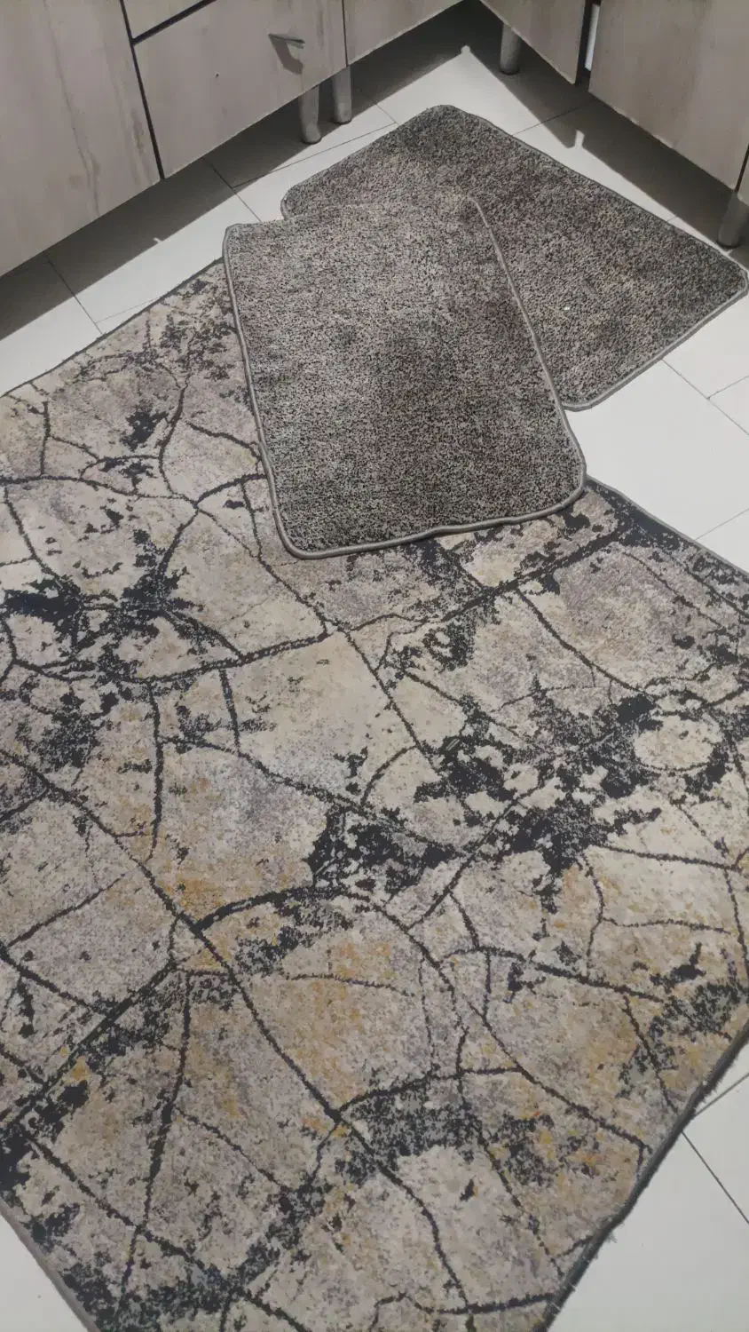 فرش آشپزخانه با دوتا پادری|فرش|قدس, شهر‌قدس|دیوار