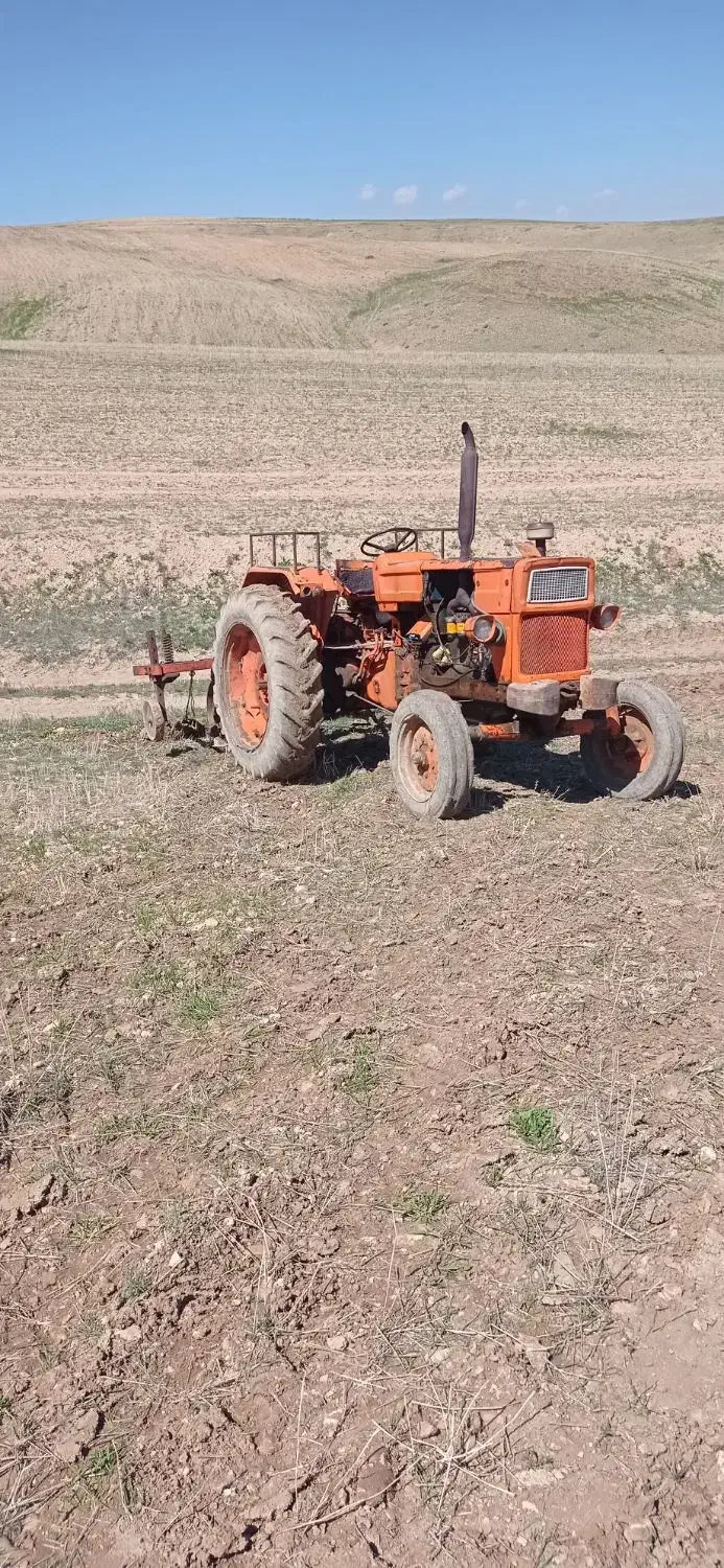 تراکتور رومانی|خودرو سنگین|میانه, |دیوار