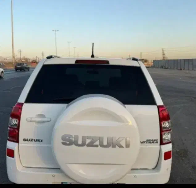 سوزوکی ویتارا ۲۴۰۰ اتومات مدل۹۳|خودرو سواری و وانت|گرمی, |دیوار