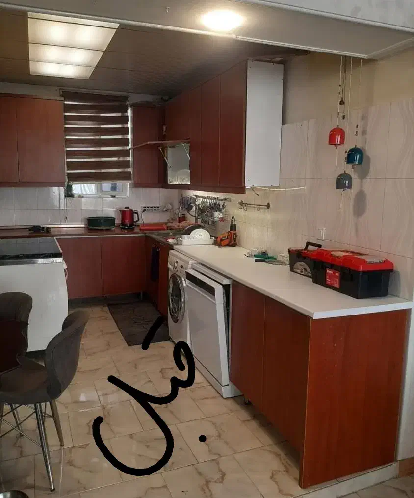 نصب پوستر نصاب برچسب کابینت نصب کاغذ دیواری|خدمات پیشه و مهارت|مشهد, وکیلآباد|دیوار