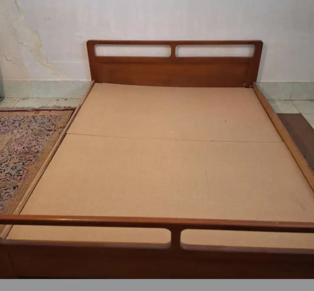 تخت دو نفره چوبی|تخت و سرویس خواب|کرمان, |دیوار